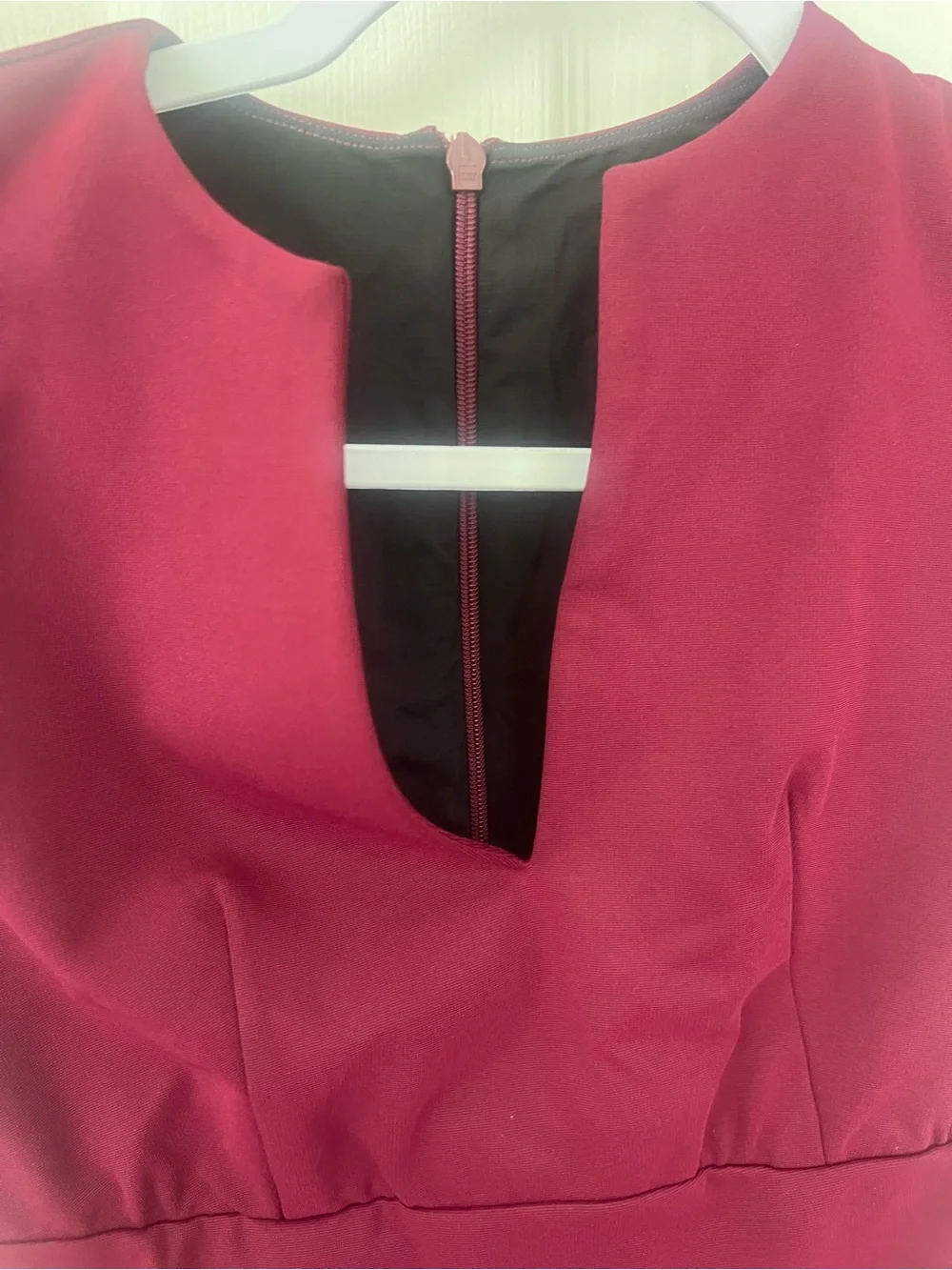 Halara Workwear Midi Sheath Dress Notched V Neck Berry XS NWT - Picture 4 of 8